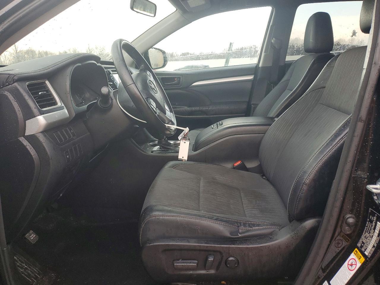 2016 TOYOTA HIGHLANDER