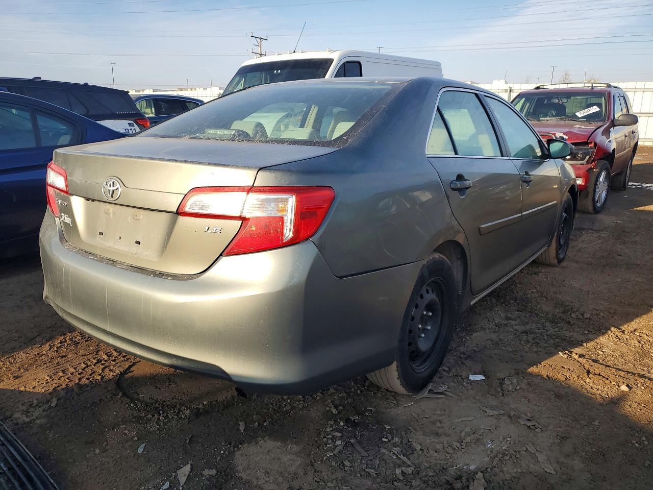 2014 TOYOTA CAMRY