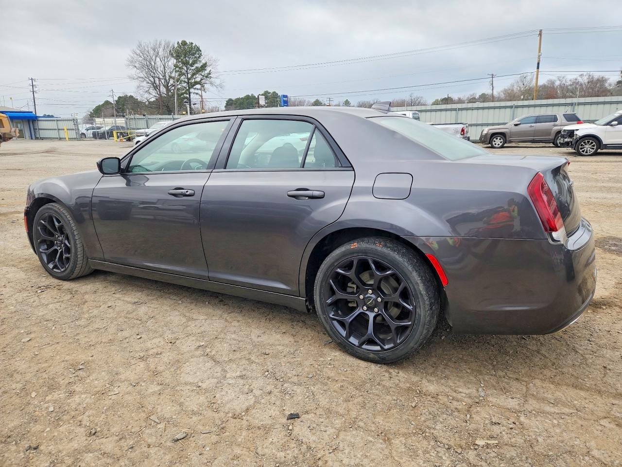 2019 CHRYSLER 300