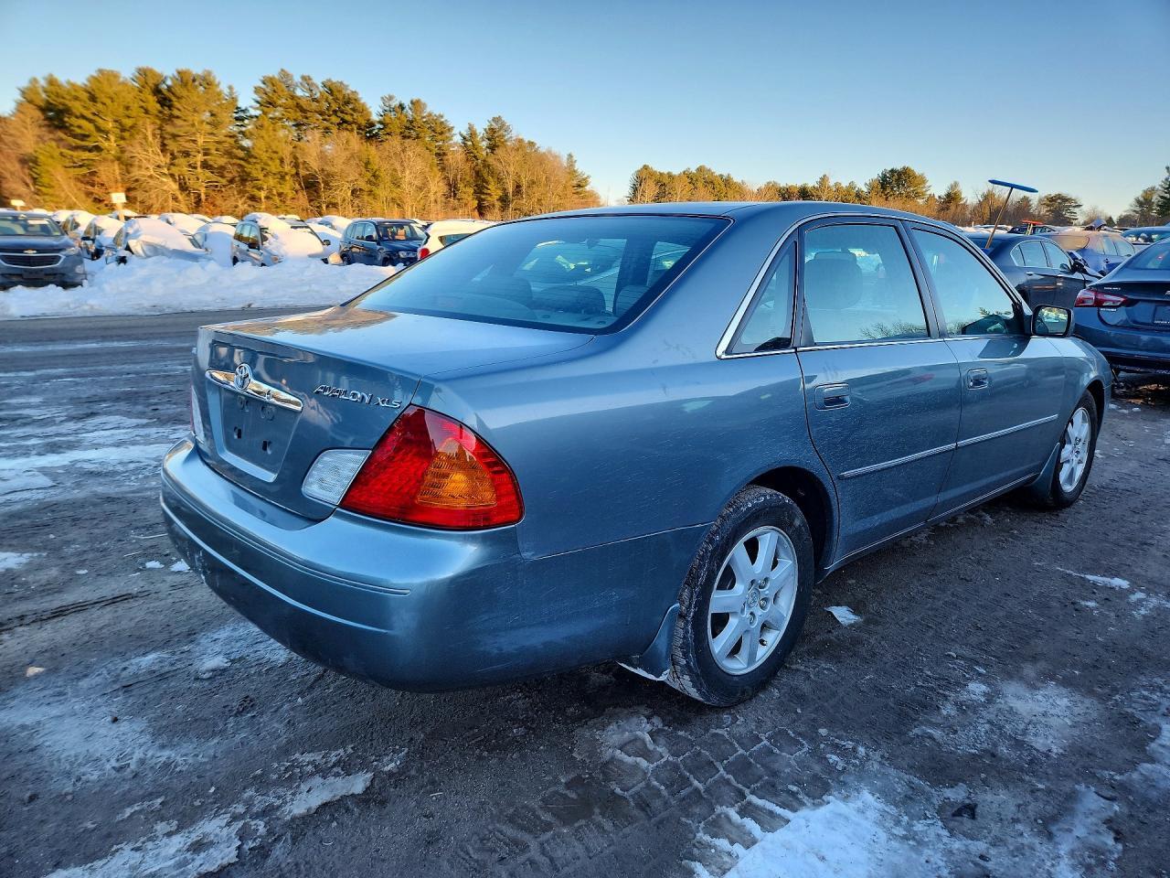 2001 TOYOTA Avalon