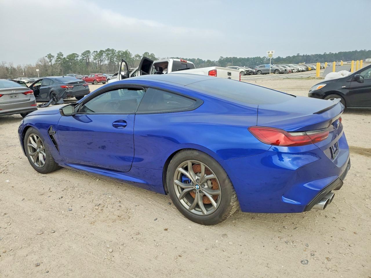 2024 BMW M8