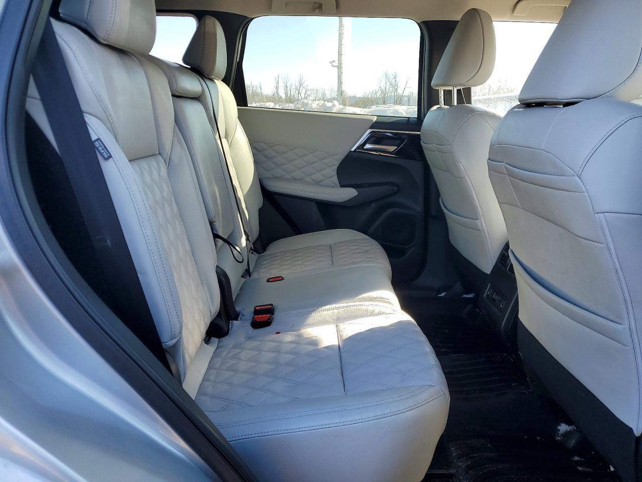 2022 MITSUBISHI outlander