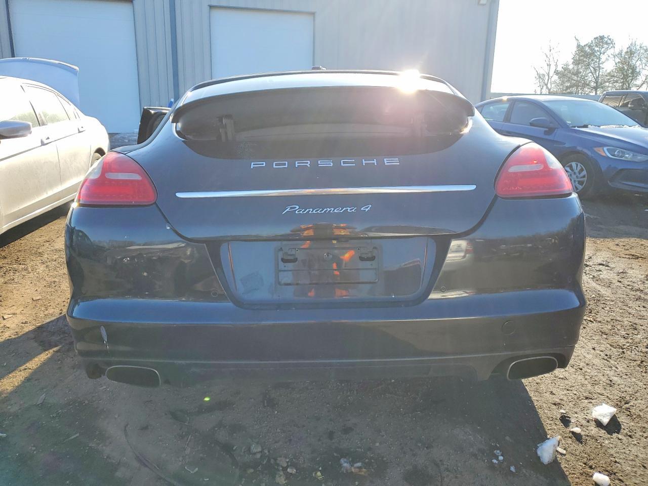 2011 PORSCHE Panamera
