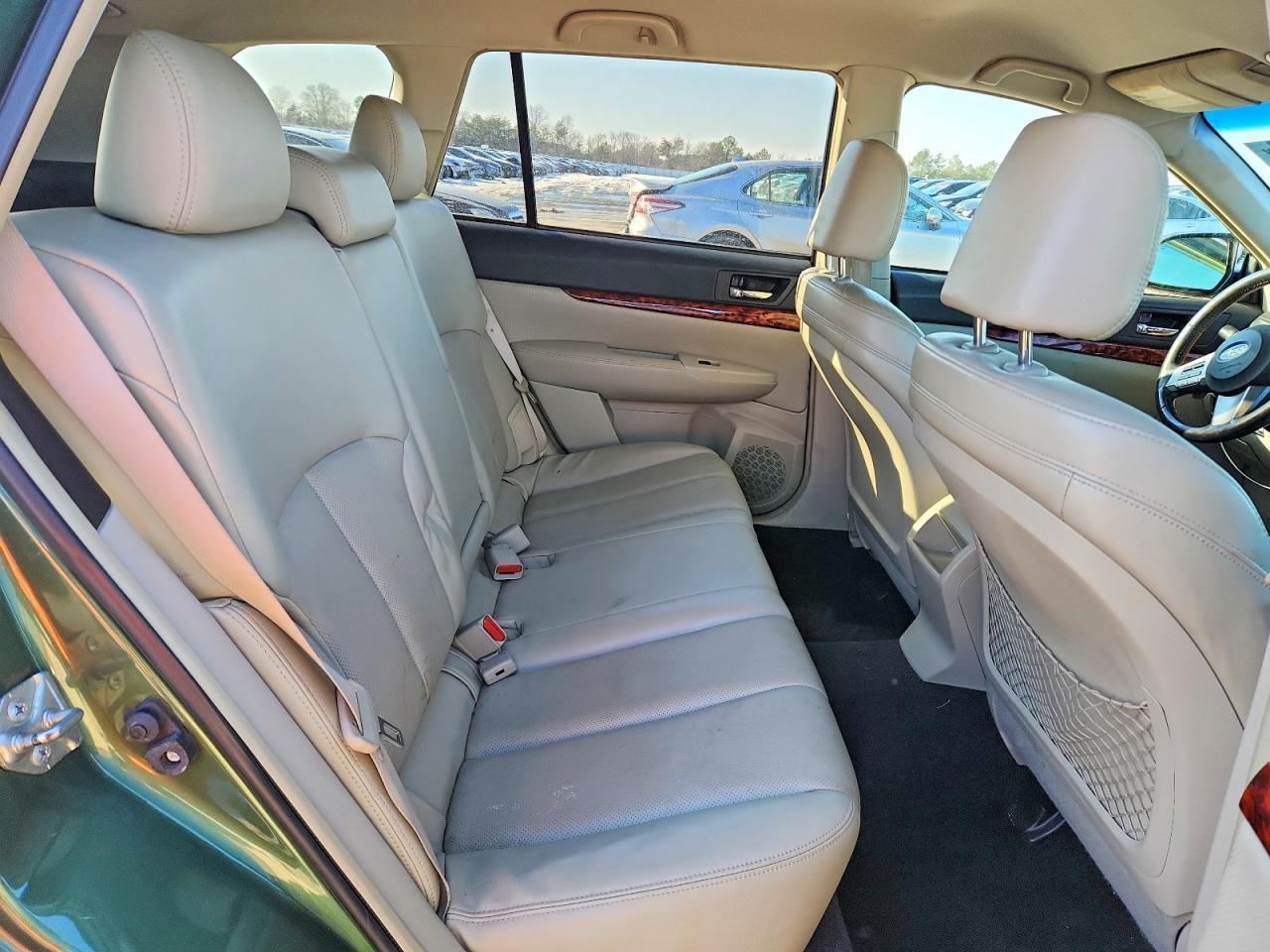 2010 SUBARU Outback