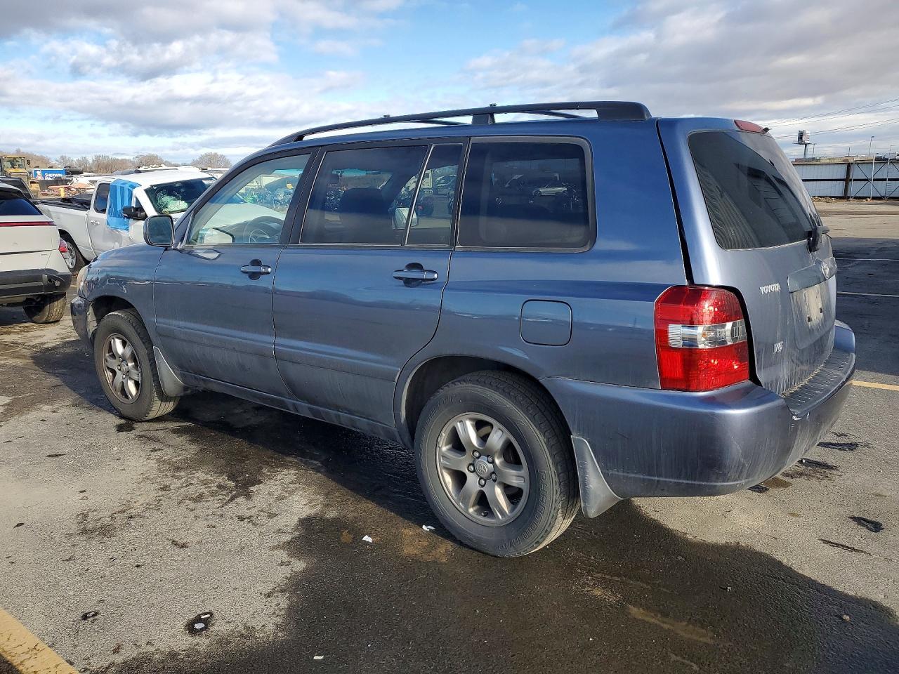 2005 TOYOTA HIGHLANDER