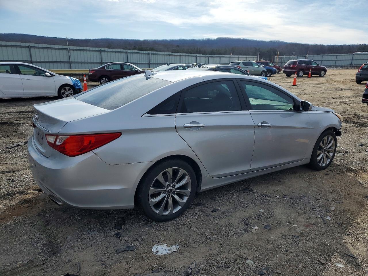 2011 HYUNDAI SONATA