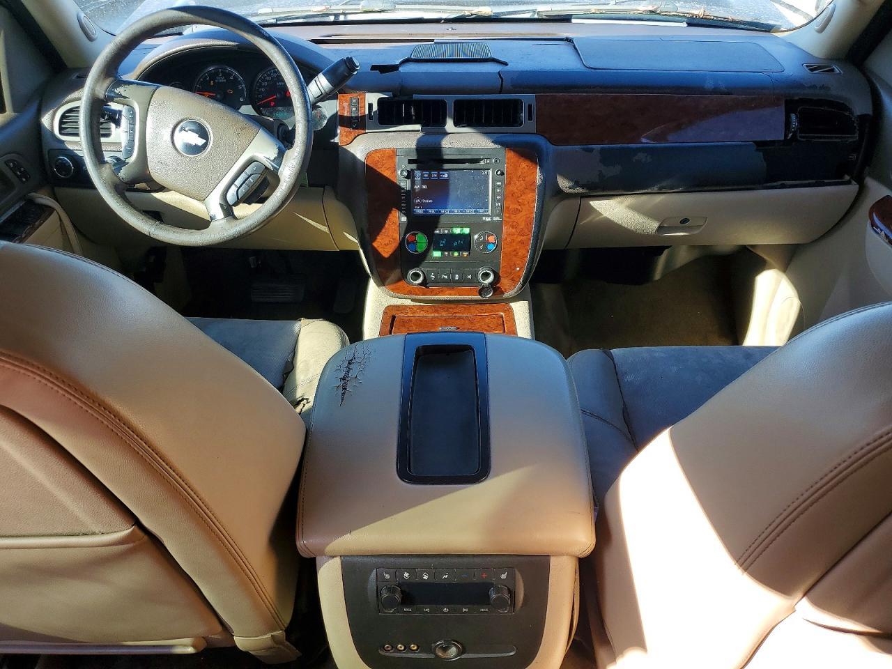 2013 CHEVROLET Suburban