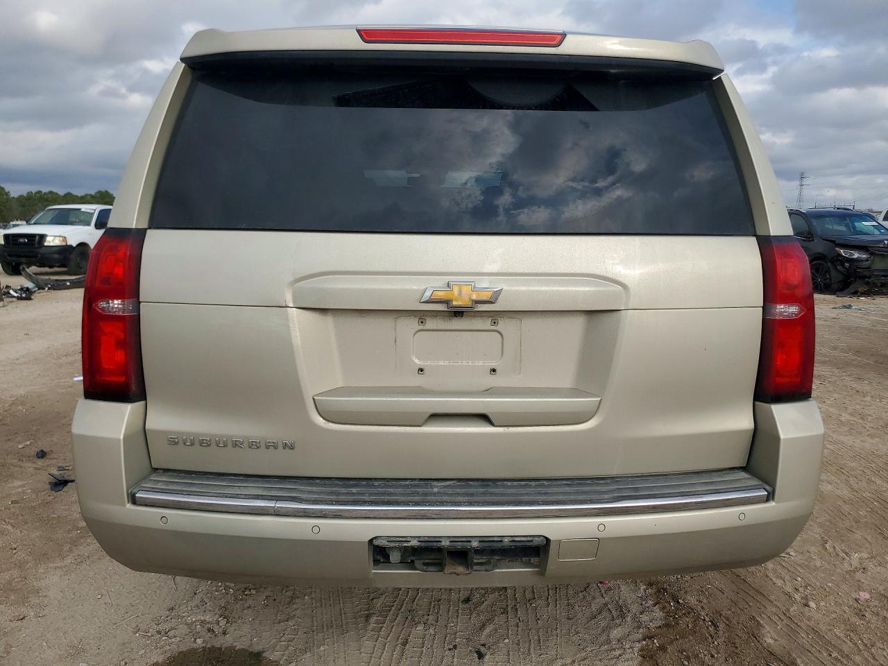 2016 CHEVROLET Suburban