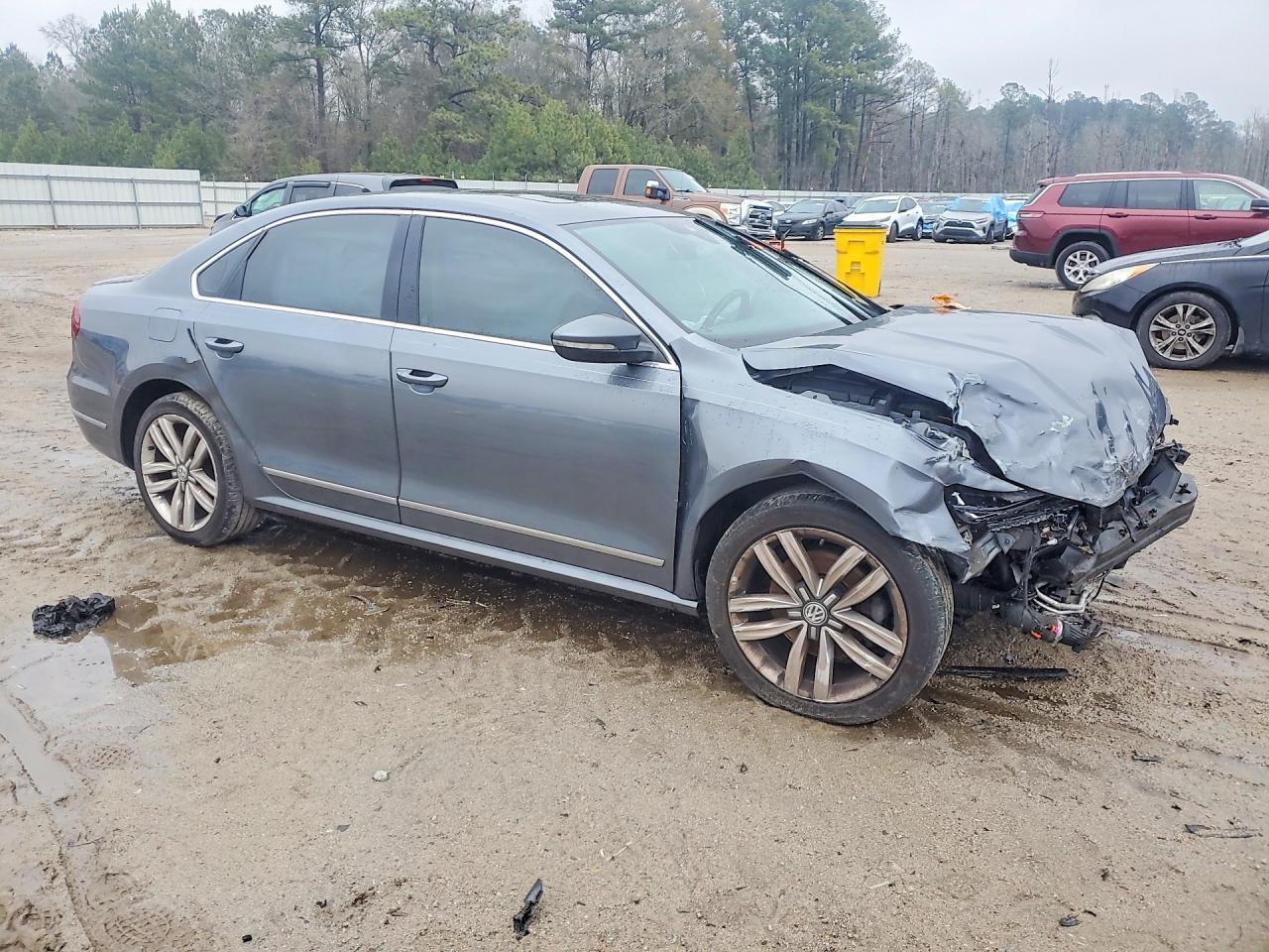 2017 VOLKSWAGEN Passat