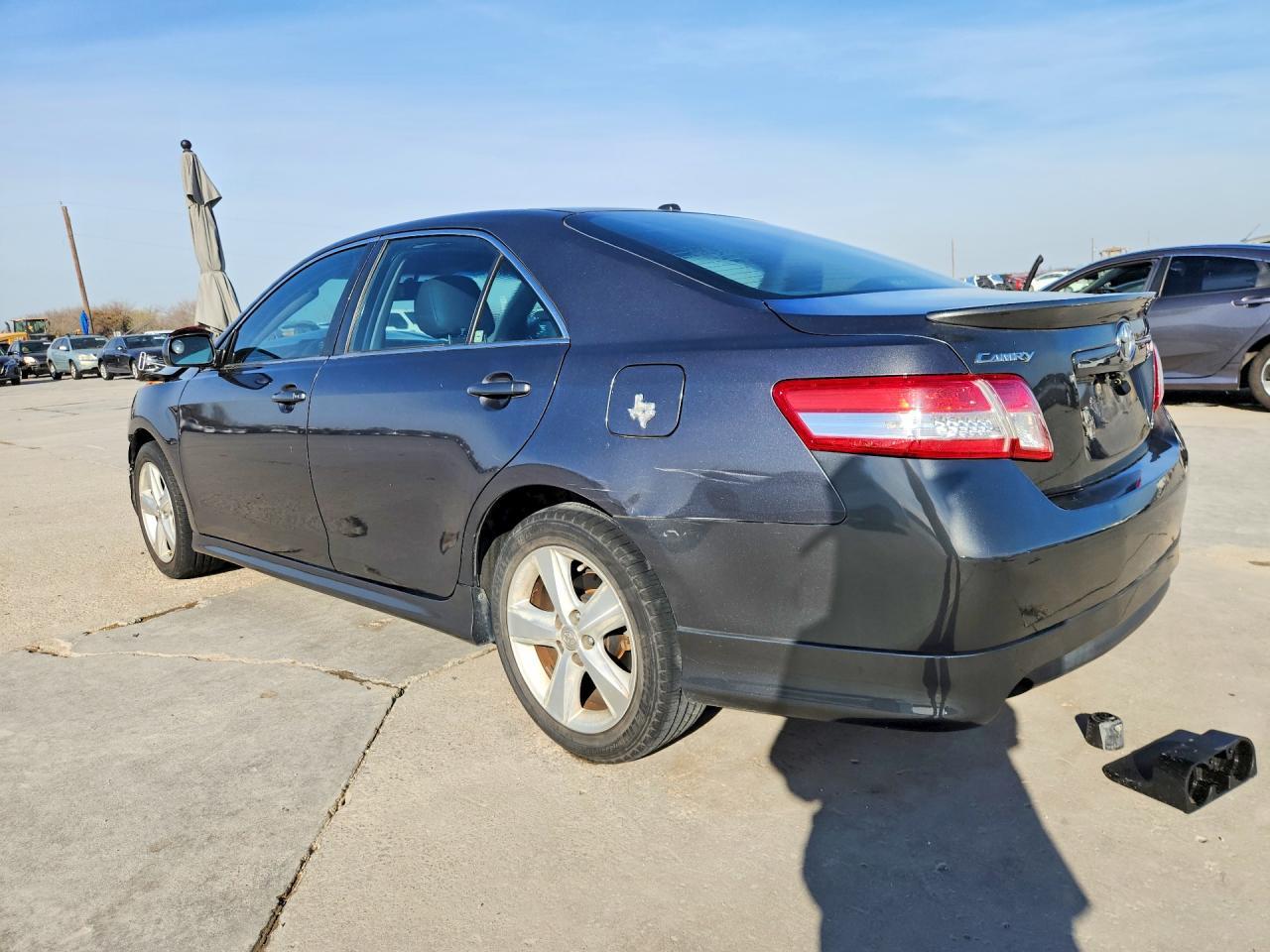 2011 TOYOTA CAMRY