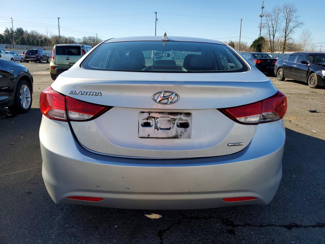 2011 HYUNDAI ELANTRA