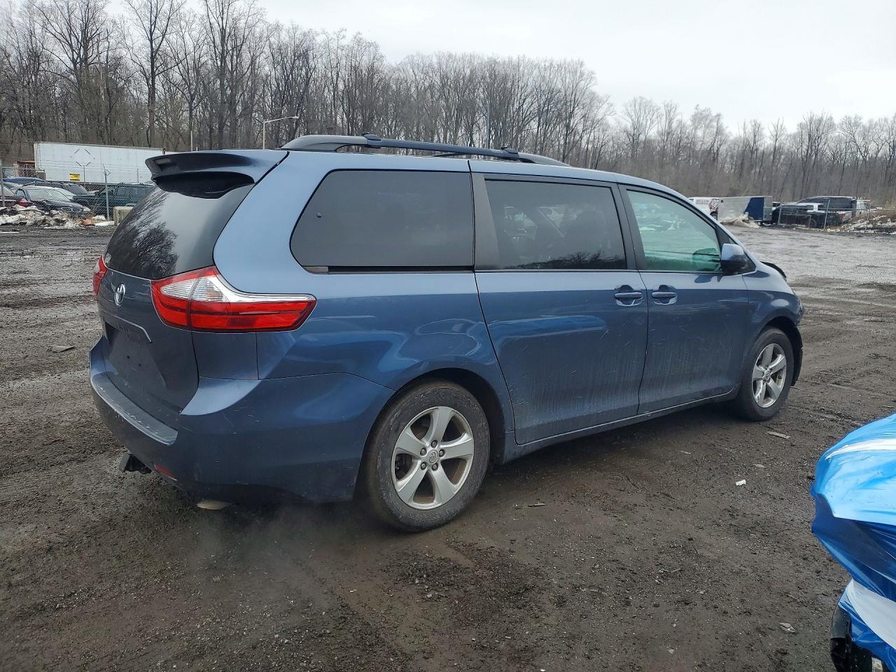 2015 TOYOTA SIENNA