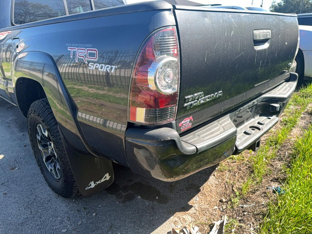 2011 TOYOTA TACOMA