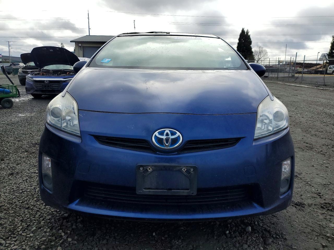 2011 TOYOTA PRIUS