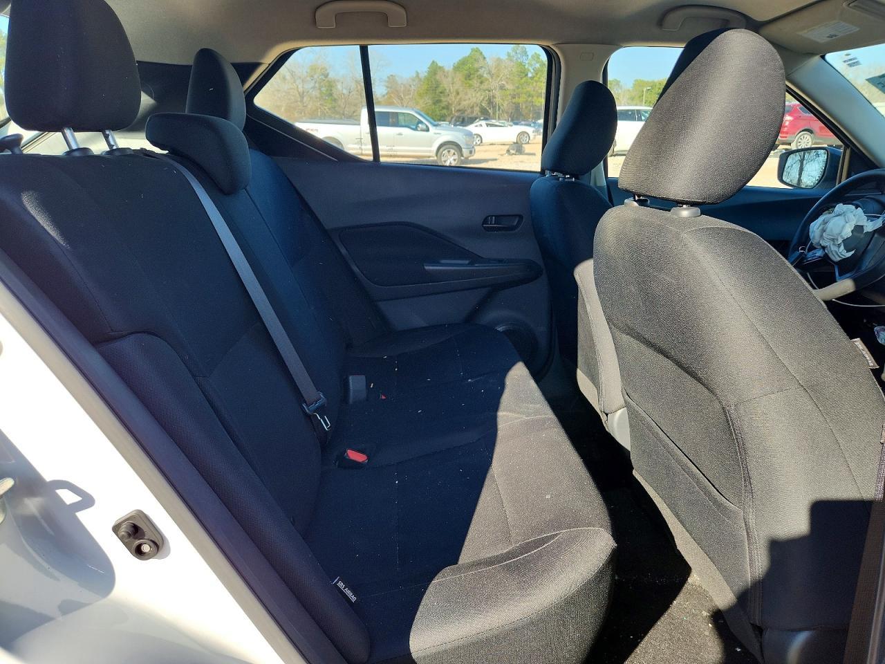 2025 NISSAN KICKS