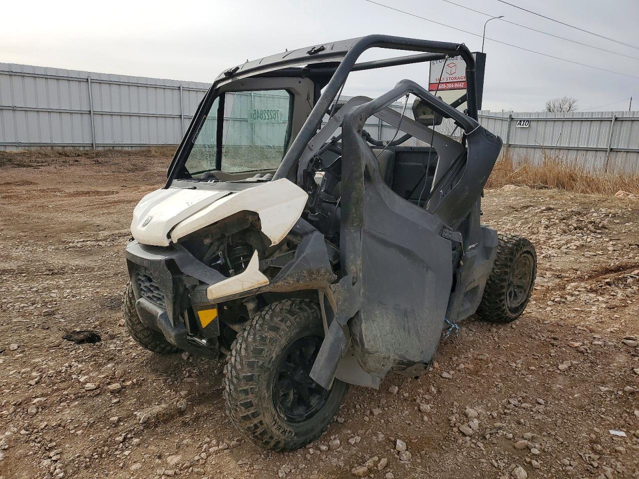 2021 CAN-AM Defender