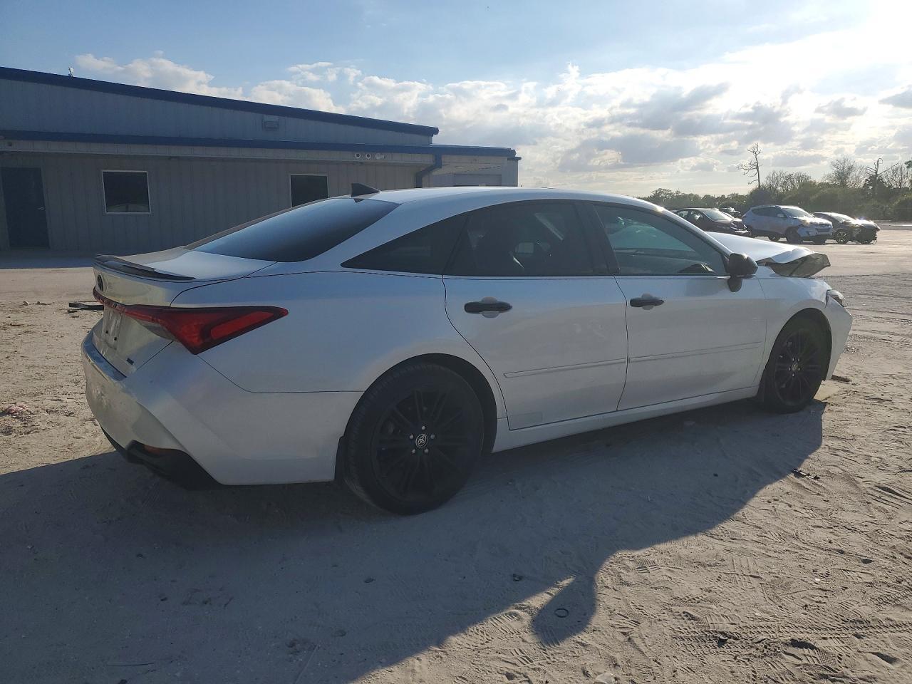 2022 TOYOTA Avalon