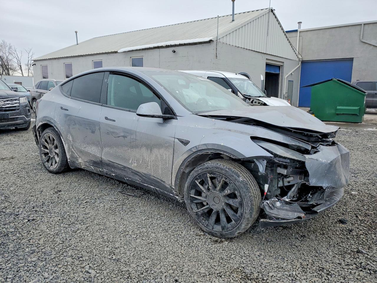 2024 TESLA MODEL Y