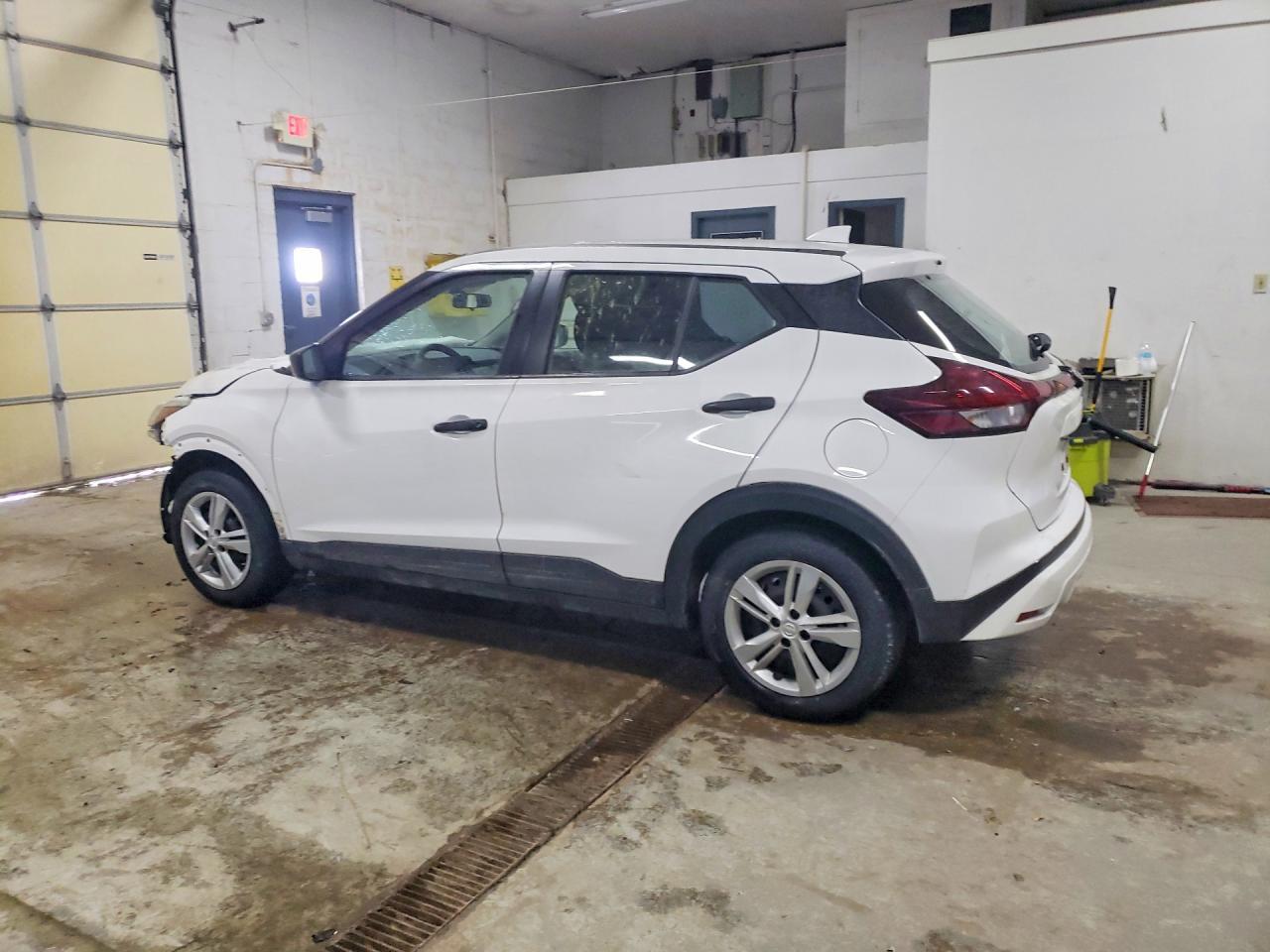 2024 NISSAN KICKS