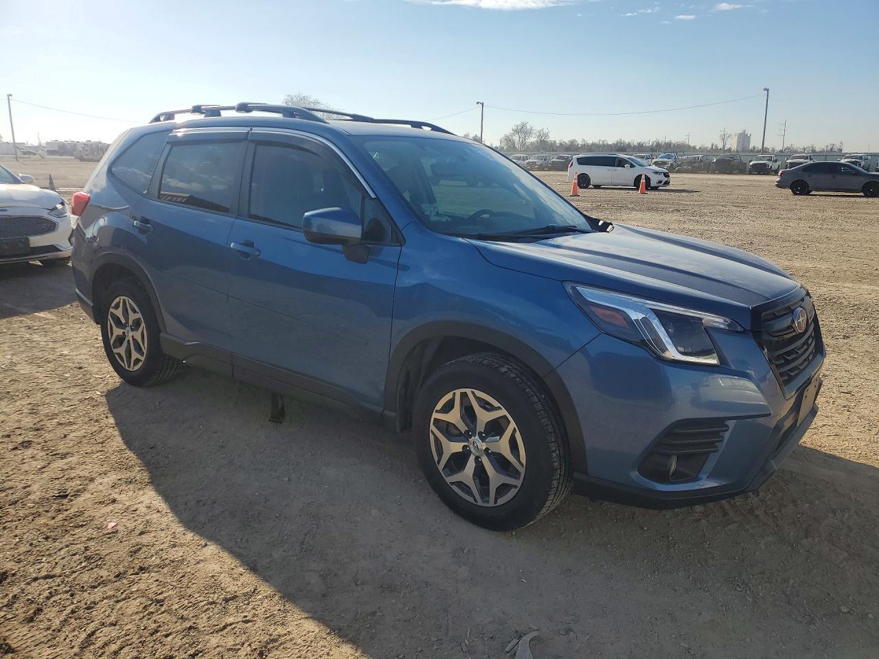 2022 SUBARU FORESTER