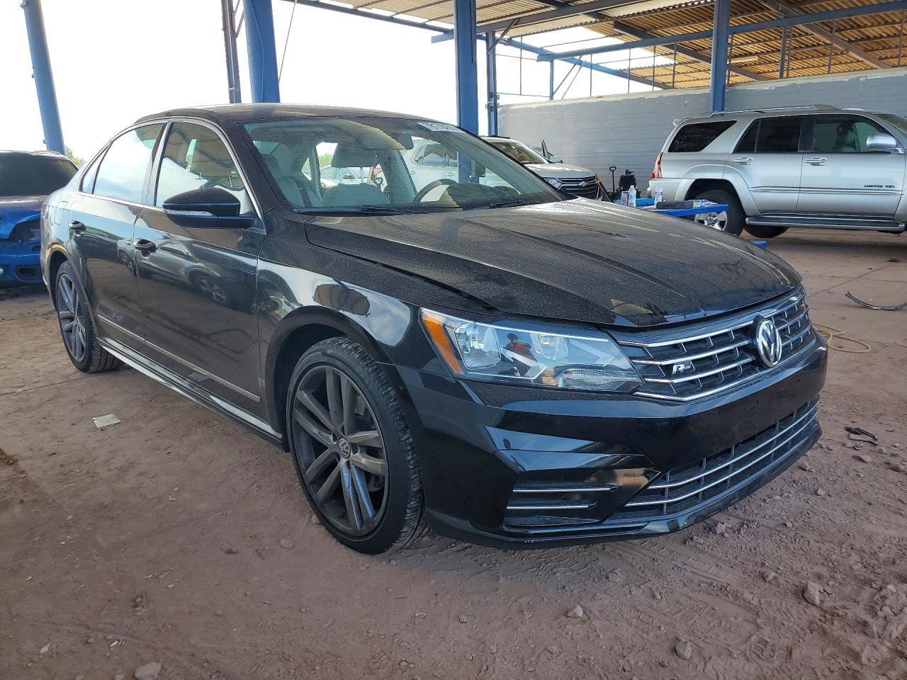2016 VOLKSWAGEN Passat