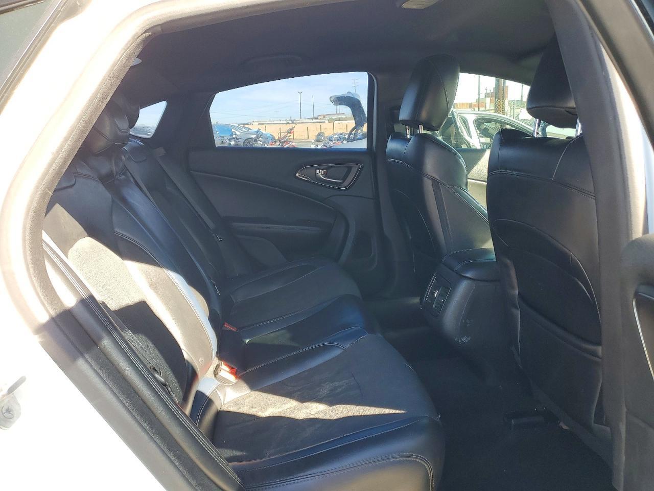 2015 CHRYSLER 200