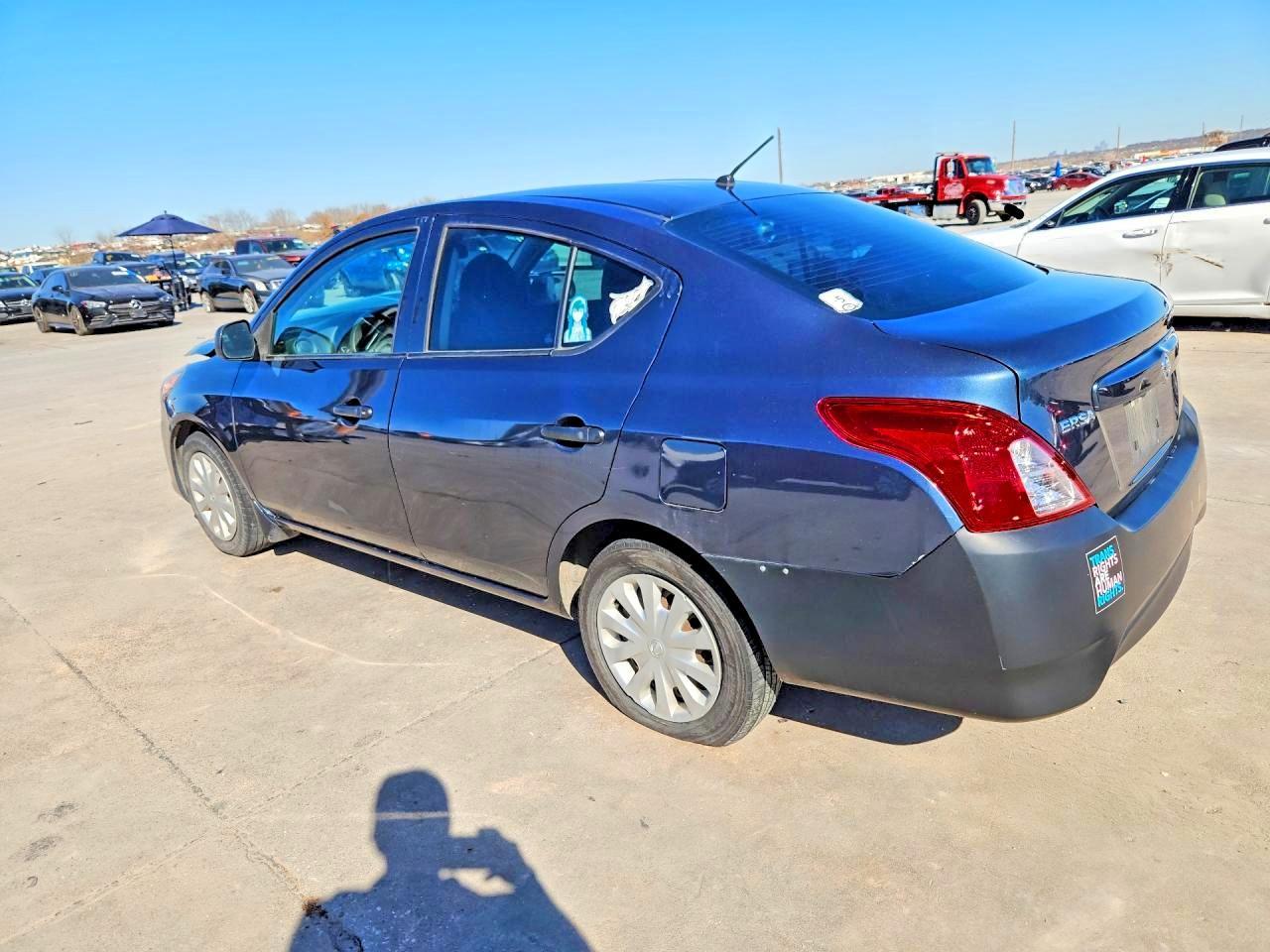 2015 NISSAN VERSA