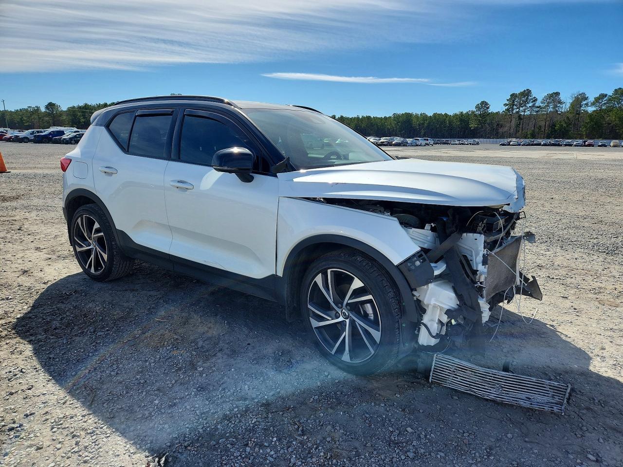 2020 VOLVO XC40