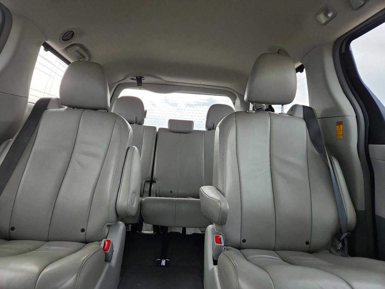 2014 TOYOTA SIENNA