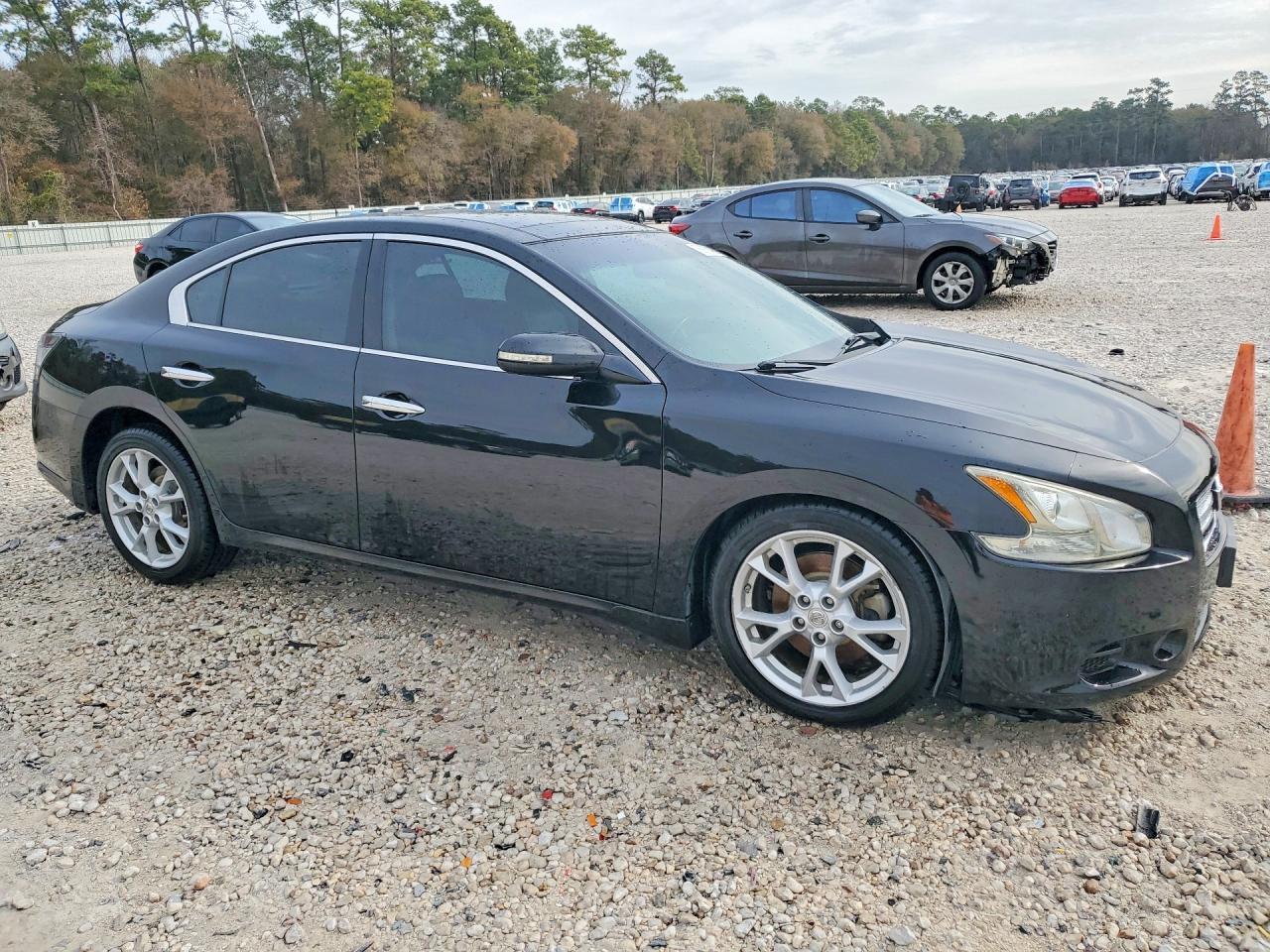 2013 NISSAN Maxima