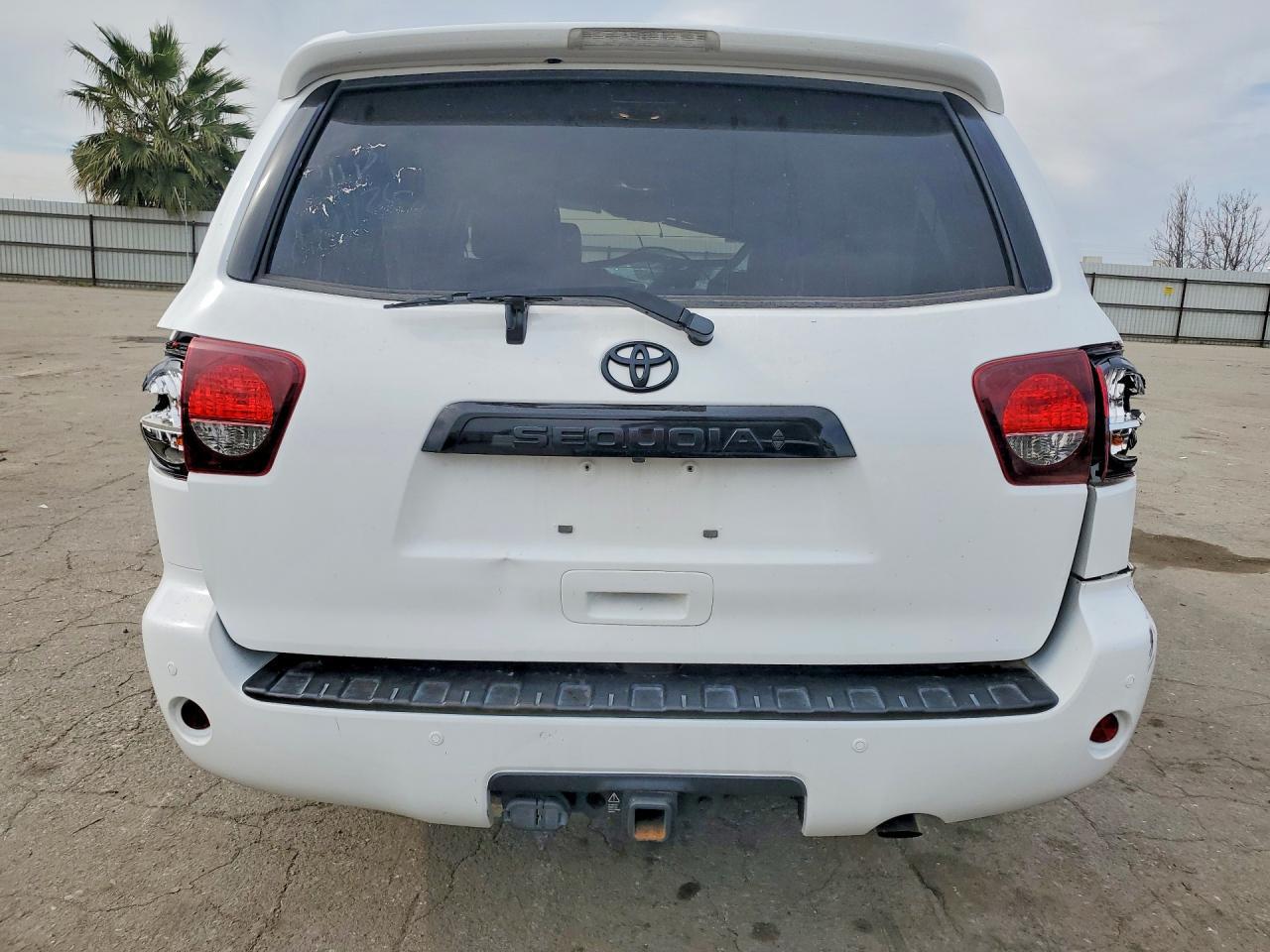 2020 TOYOTA Sequoia