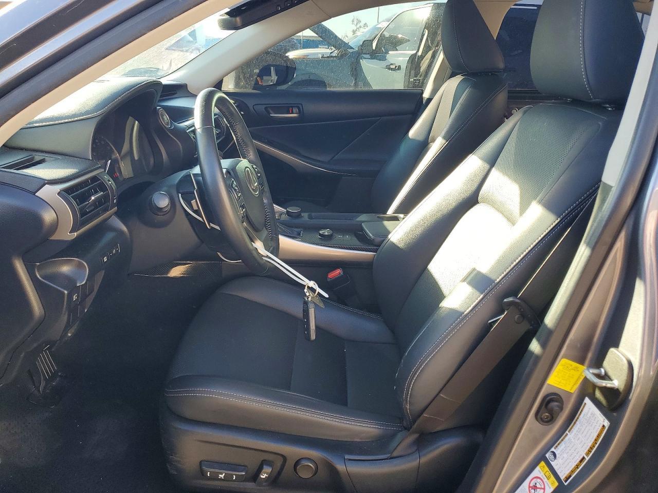 2017 LEXUS IS 200t