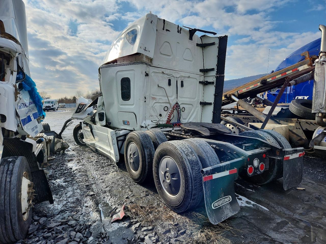 2023 FREIGHTLINER CASCADIA 126
