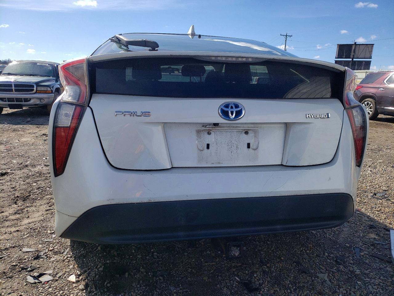 2016 TOYOTA PRIUS