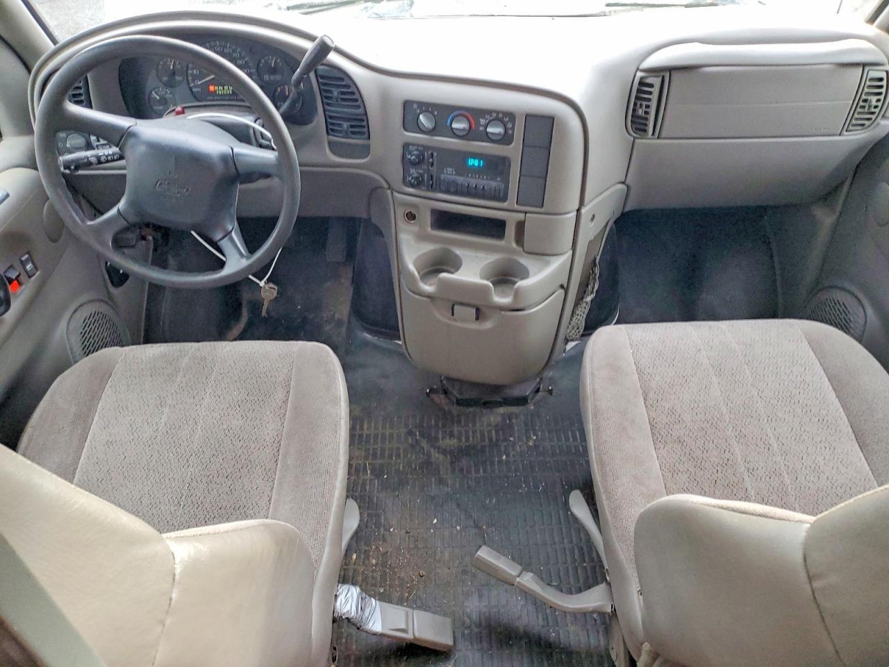 2004 CHEVROLET Astro