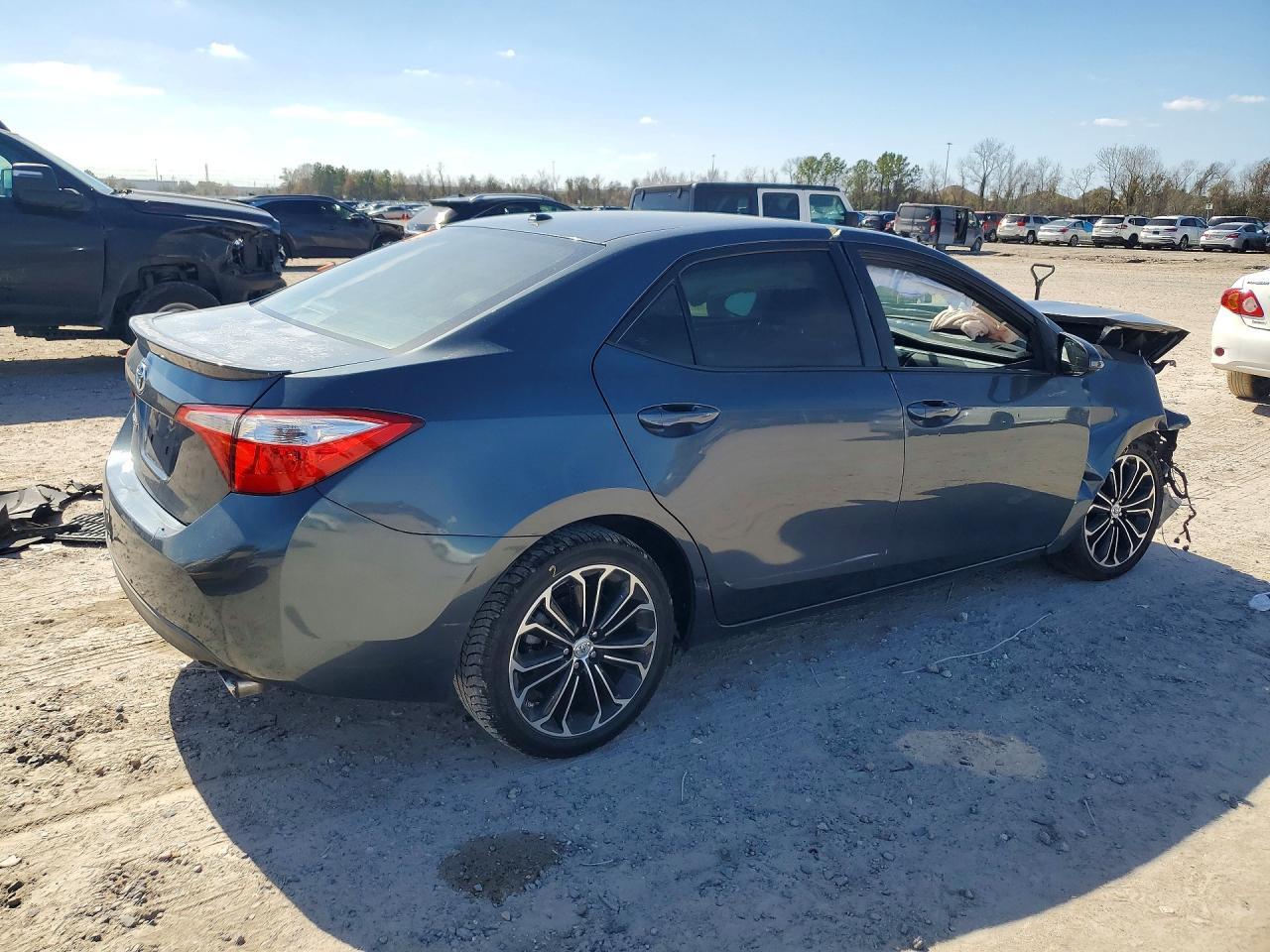 2015 TOYOTA COROLLA