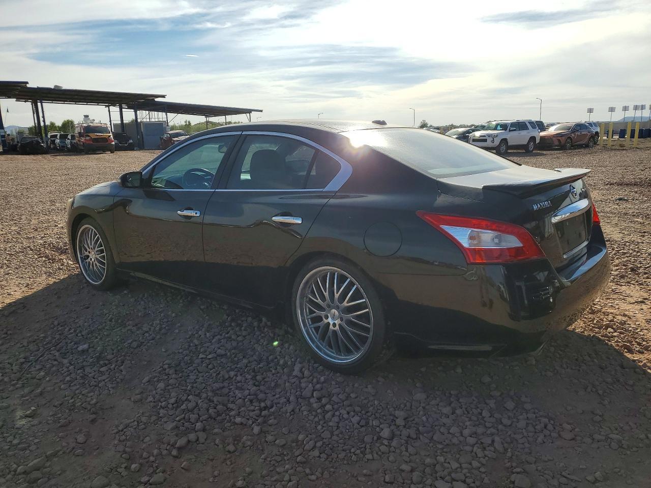 2011 NISSAN Maxima