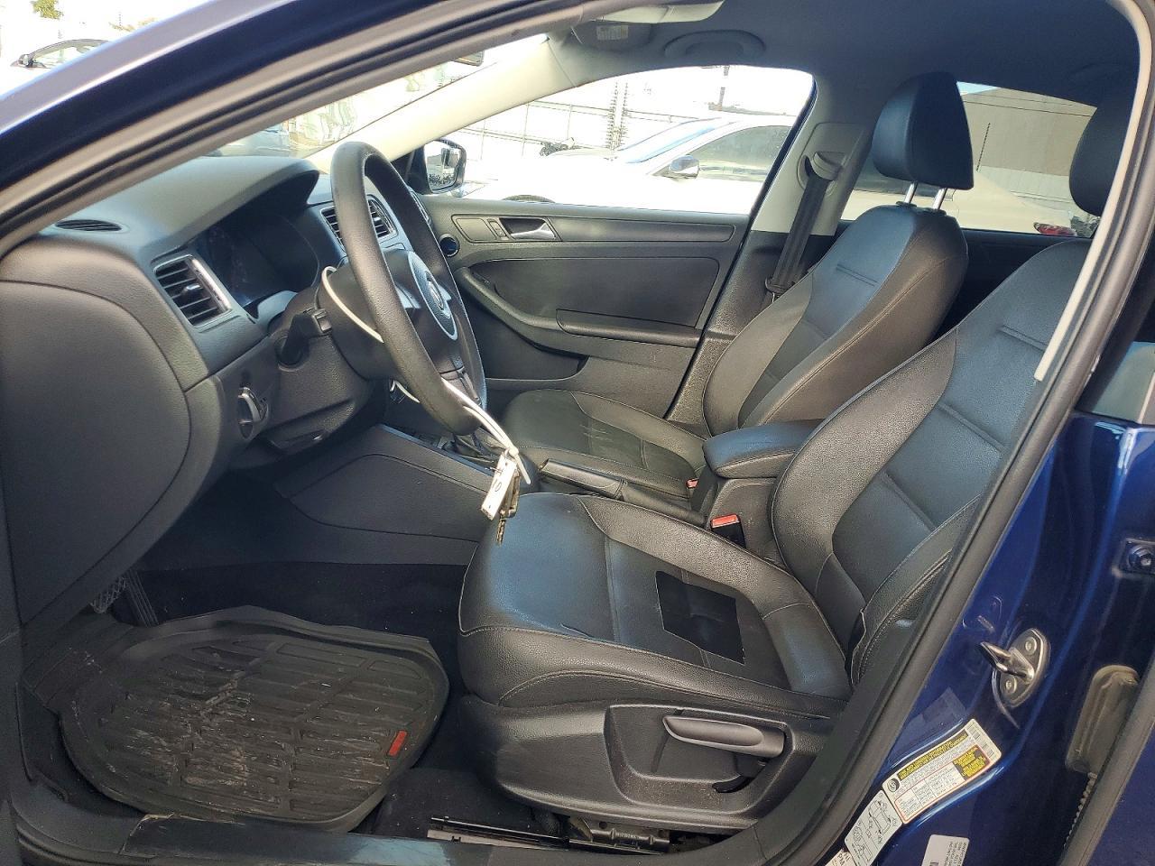2011 VOLKSWAGEN JETTA