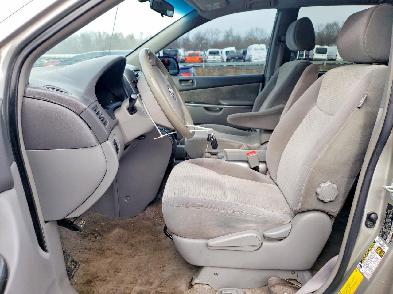 2007 TOYOTA SIENNA