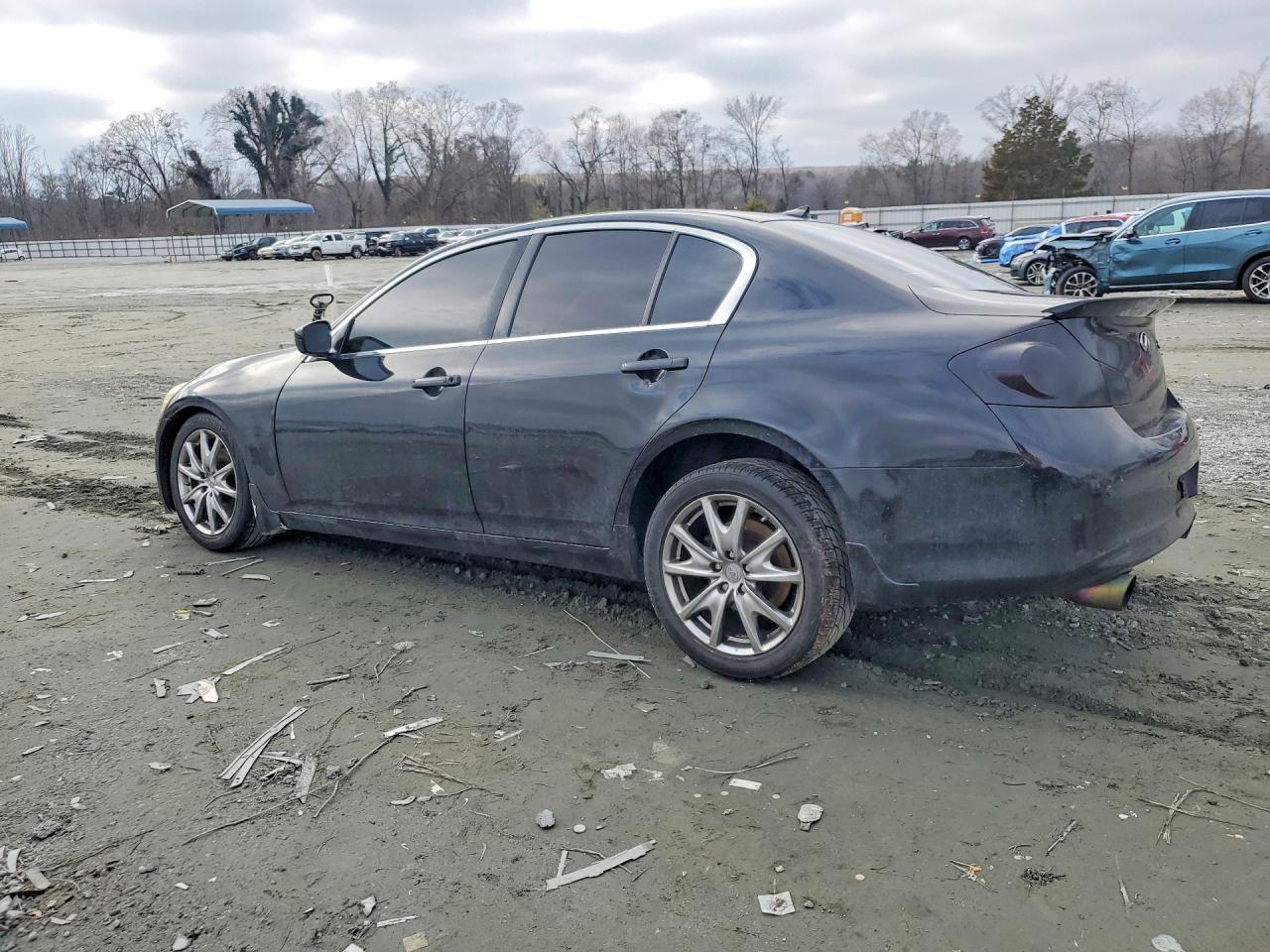 2011 INFINITI G37