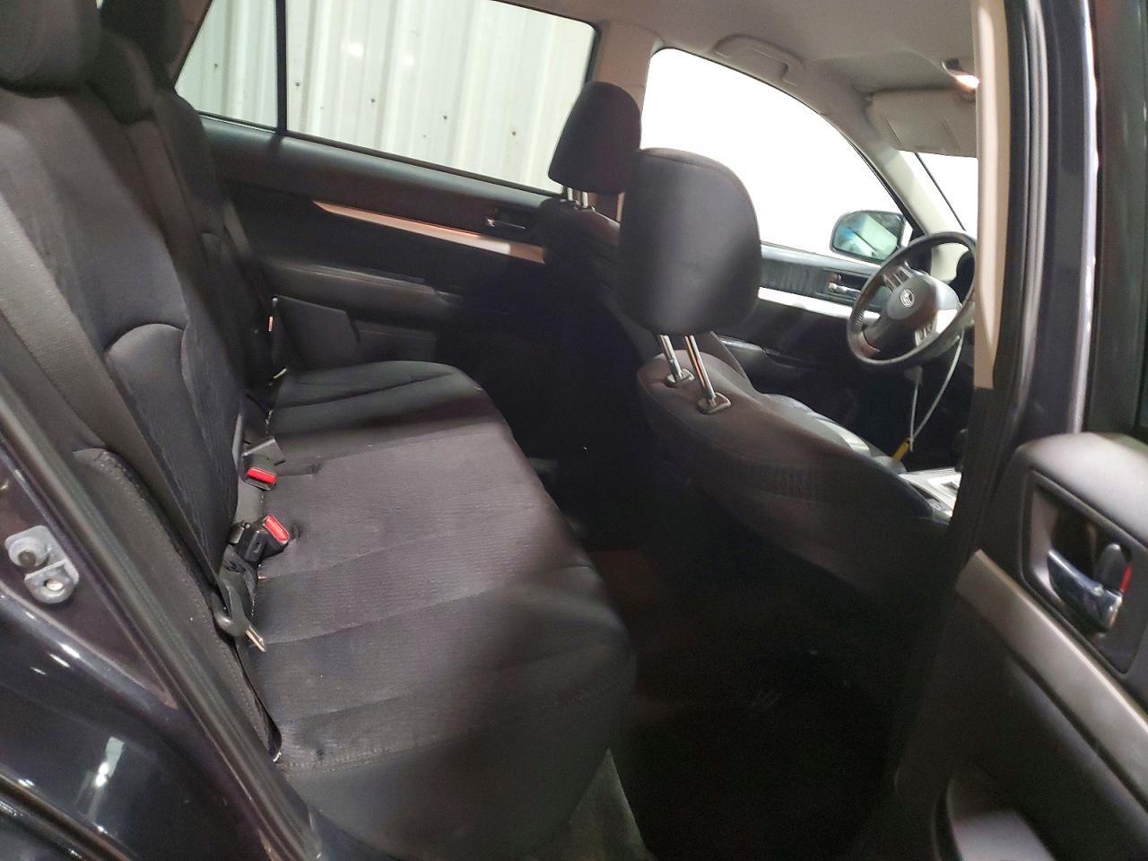 2012 SUBARU Outback