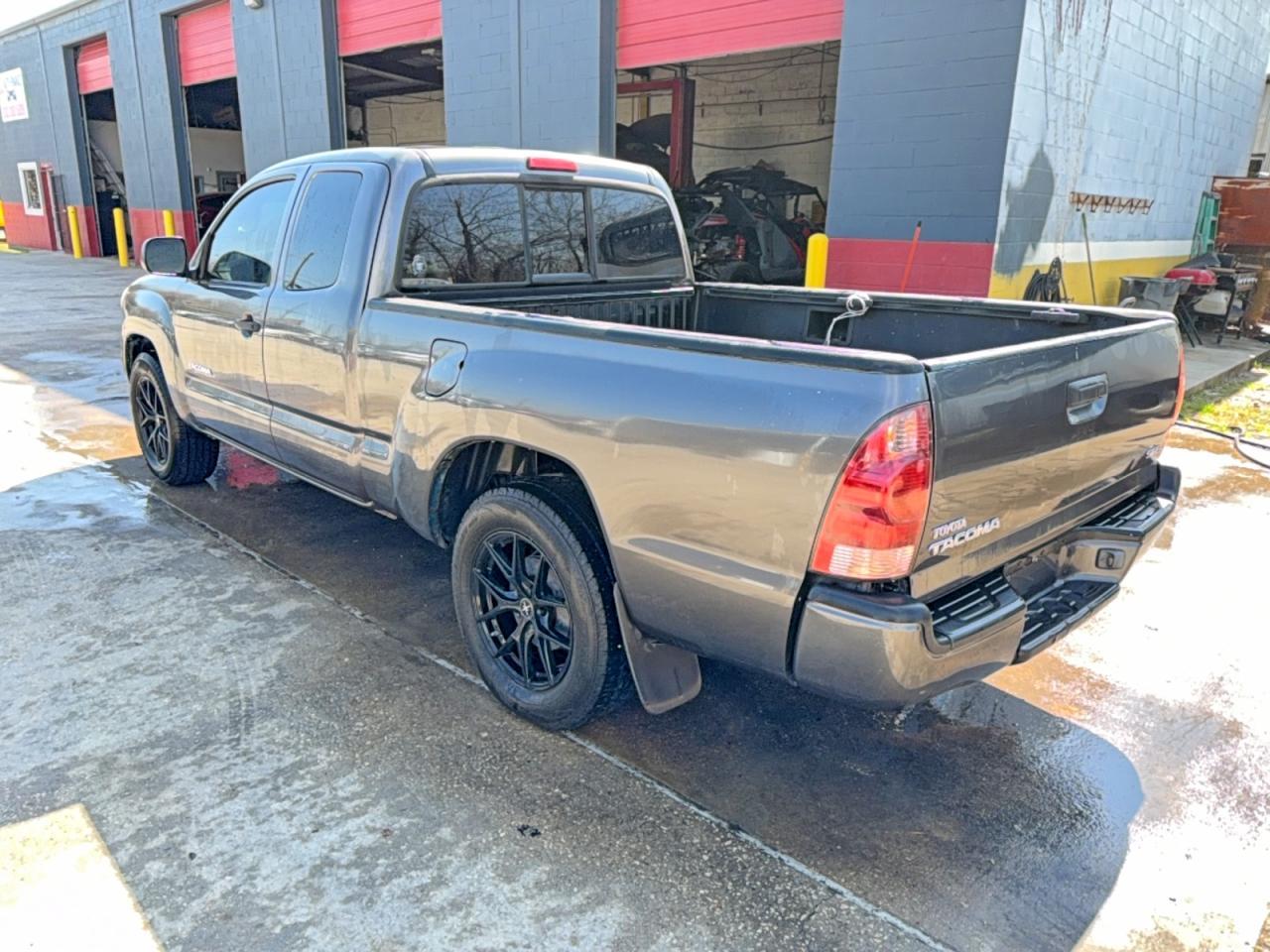 2011 TOYOTA TACOMA