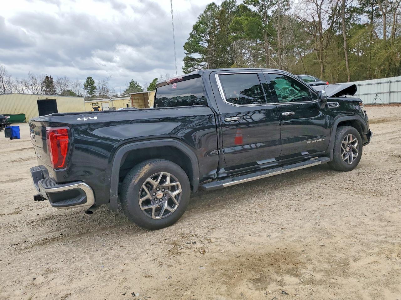 2024 GMC Sierra