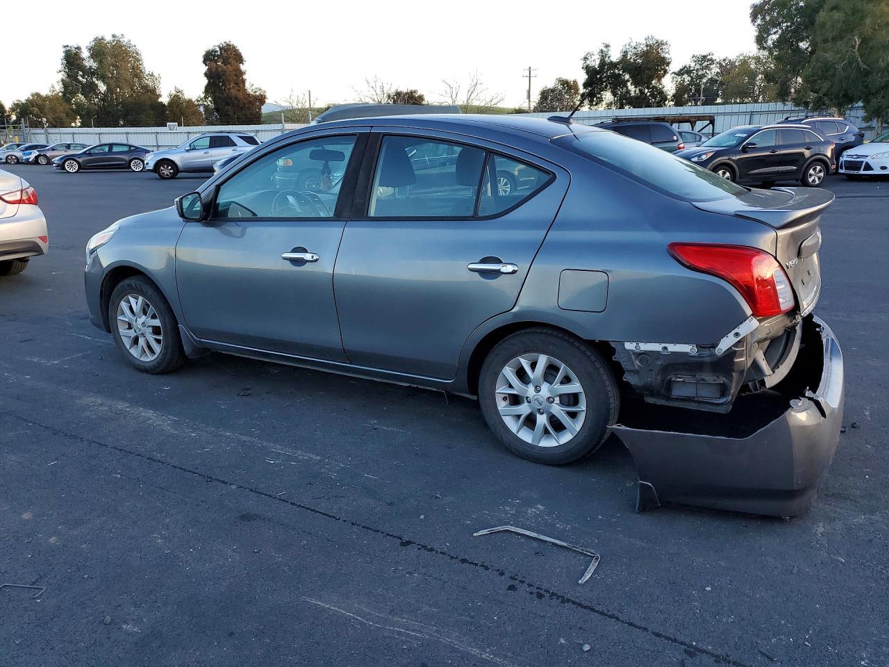 2017 NISSAN VERSA