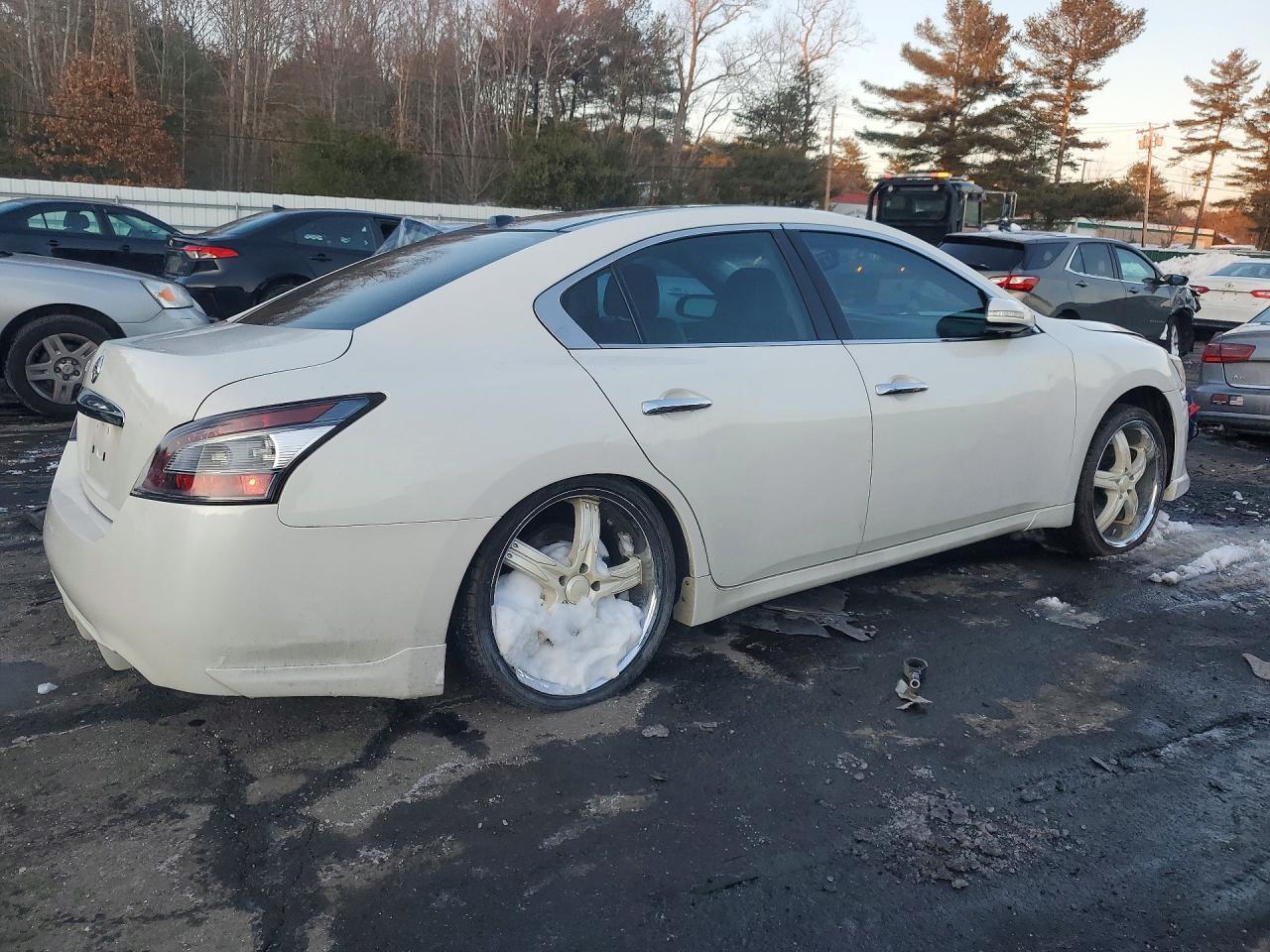 2009 NISSAN Maxima