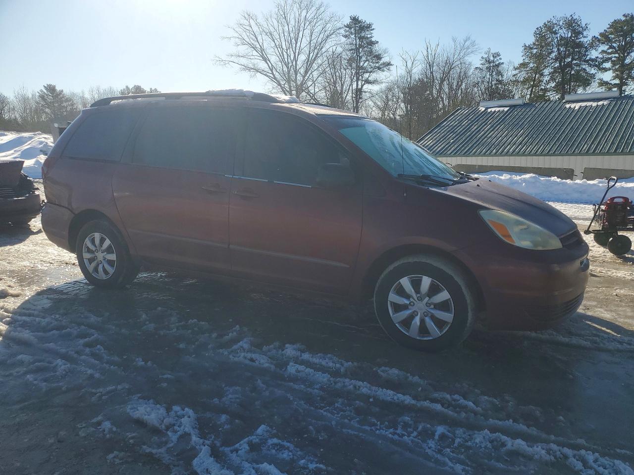 2004 TOYOTA SIENNA