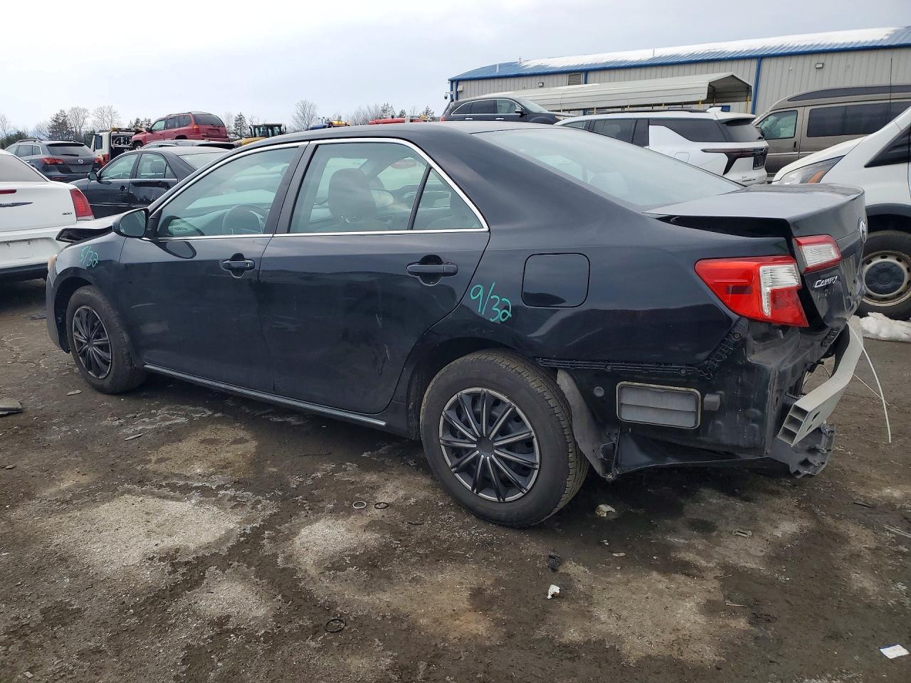 2013 TOYOTA CAMRY
