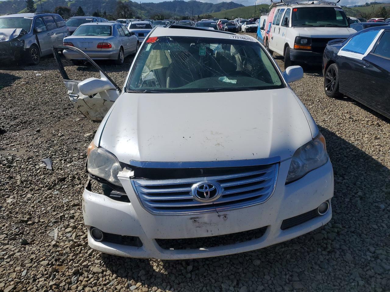 2009 TOYOTA Avalon
