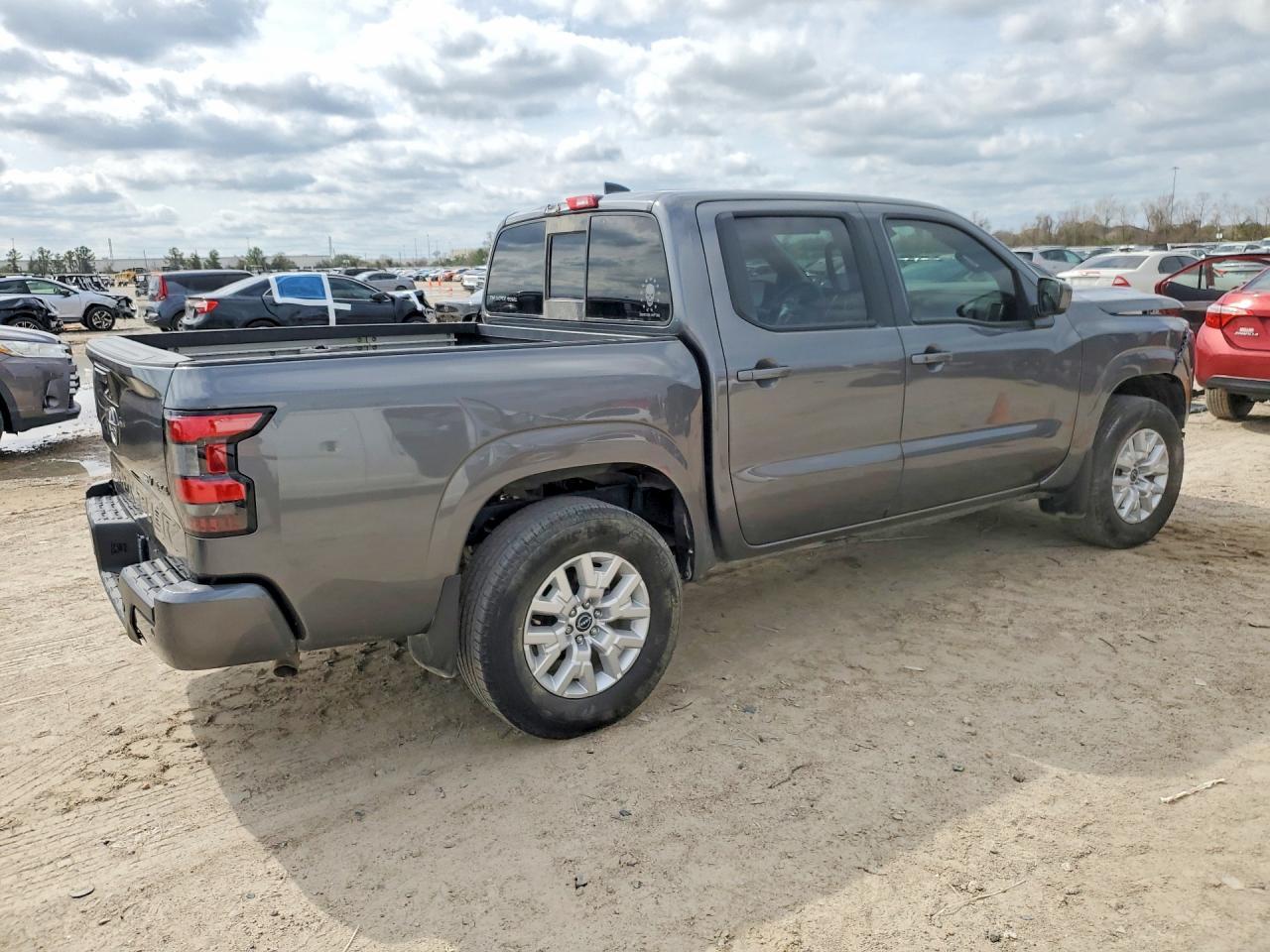 2022 NISSAN Frontier