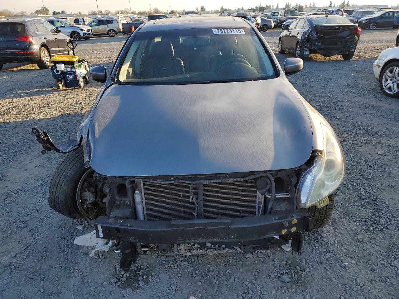 2011 INFINITI G37